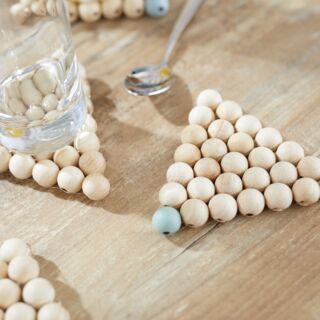 Untersetzer aus Holzkugeln