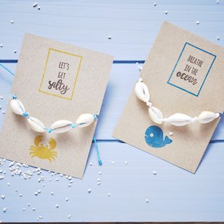 Bransoletka z muszli z zapięciem makramowym