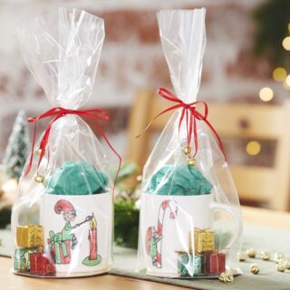 Porzellantassen mit Wichteln bemalen