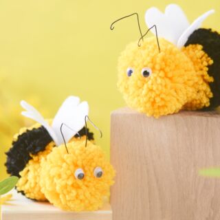 Pompon bee tinkering