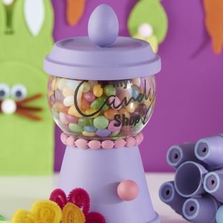 Dozownik cukierków wykonany z doniczek z terakoty