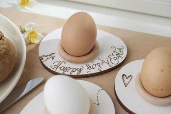 Eierbecher für Ostern gestalten