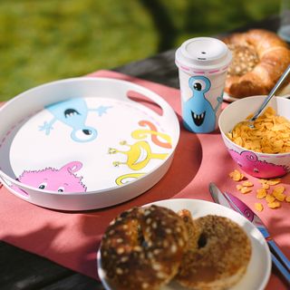 bambusgeschirr mit monstern