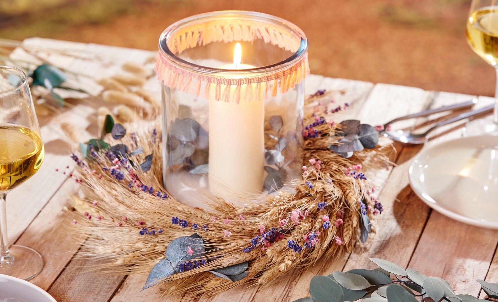 Herbstlicher Kranz mit Trockenblumen