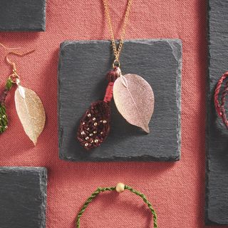 Makramee Schmuck knüpfen