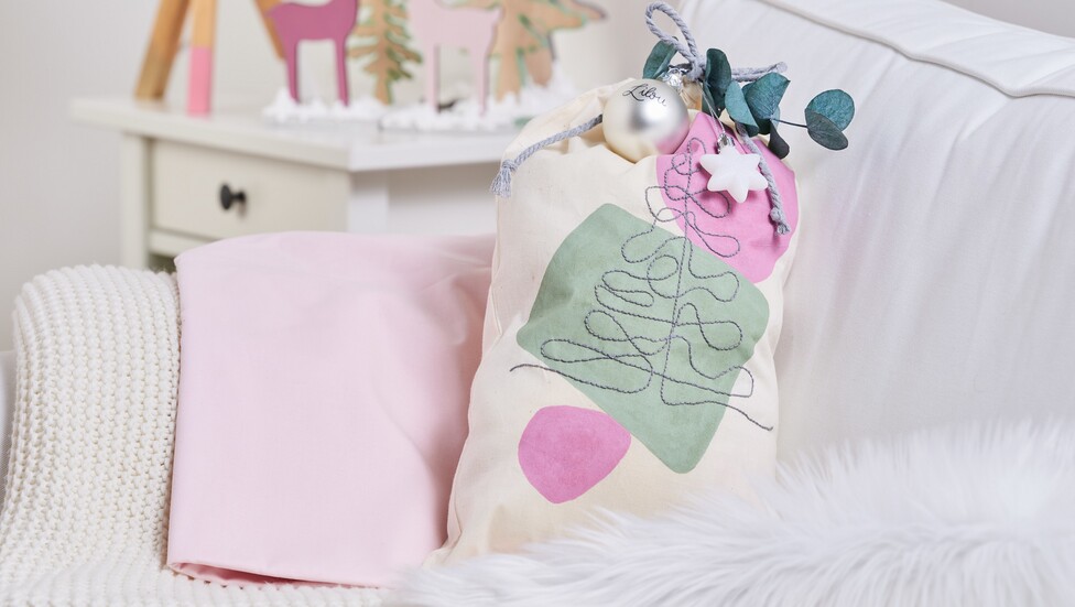 Bestickter Beutel mit Lineart