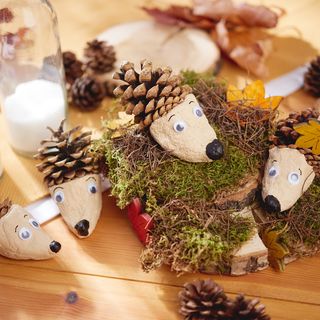 Igel aus Zapfen und Salzteig