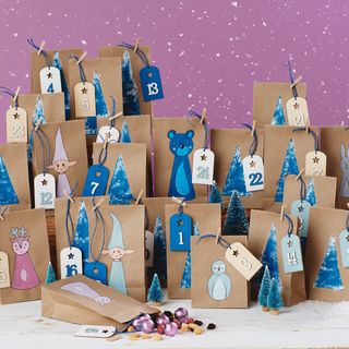 Adventskalender aus Papiertüten basteln 