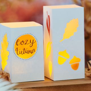 Herbstliche Windlichte mit Papercut Motiven