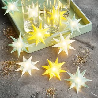 Fold sparkling stars-chain of light 