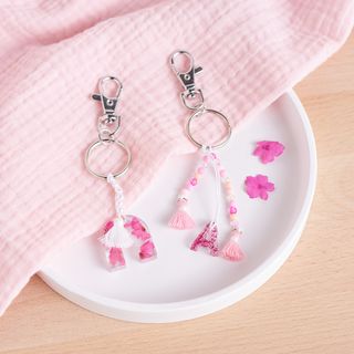 Schlüsselanhänger mit Gießharz basteln