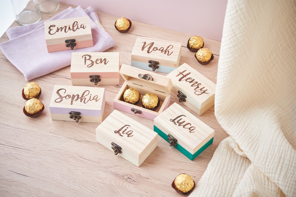 Holzkästchen mit Brandmalerei