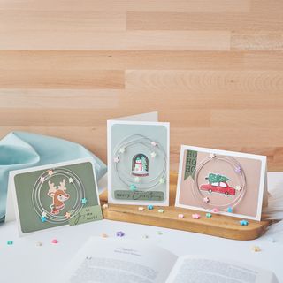 Weihnachtskarten mit Drahtkränzen