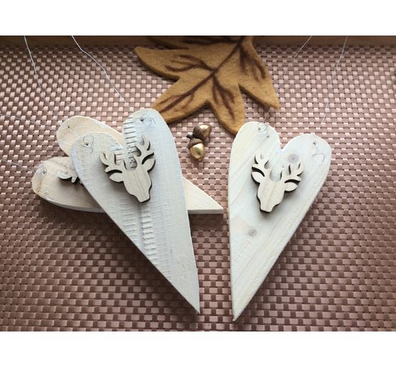 144_Huehnchen_Winterliche Holzherzen_Kategorie Natur