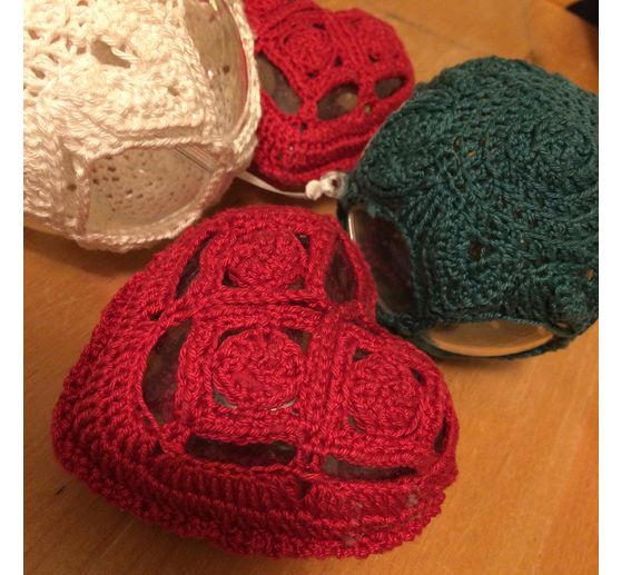 229_marisy_umh&auml;kelte Kugeln und Herzen_Kategorie Klassisch