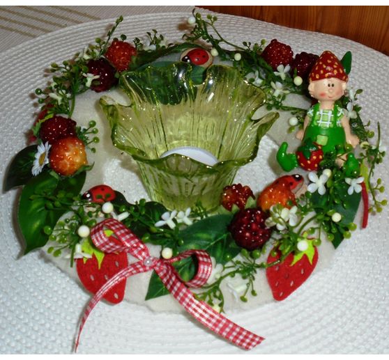 22_es_Tischdekoration Erdbeergarten