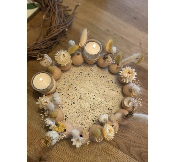 51_ValRosa_Herbstkranz mit Teelicht und Trockenblumen