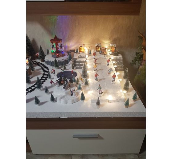 45_Panthera220_Skihang mit Beleuchtung