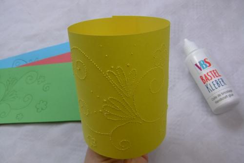 Prickellaterne gelb Tischlaterne basteln