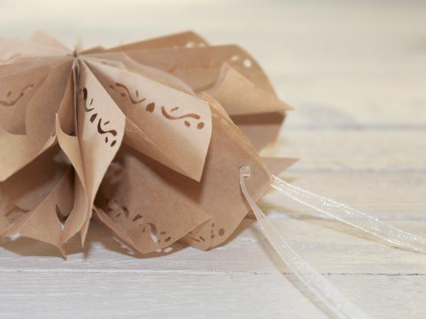 Sterne aus Papier basteln und zusammen f&uuml;gen