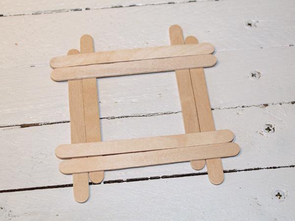 Geschenkidee: Bilderrahmen_Holzstäbchen Geschenkidee: Bilderrahmen selber basteln mit Holzstäbchen