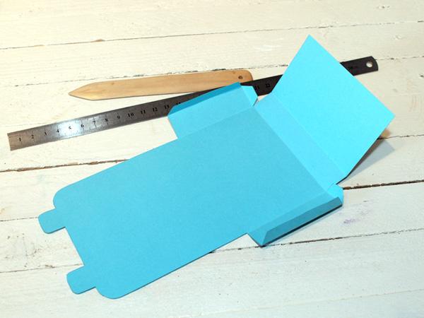 Einschulung_Rucksack_Schritt4 Bastelanleitung zur Einschulung. Rucksack als Geschenkidee aus Papier