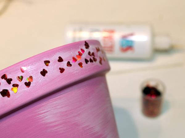 Bastelidee zum Valentinstag: Glitzer Herzen Valentinstag Geschenk-Idee einfach selber basteln