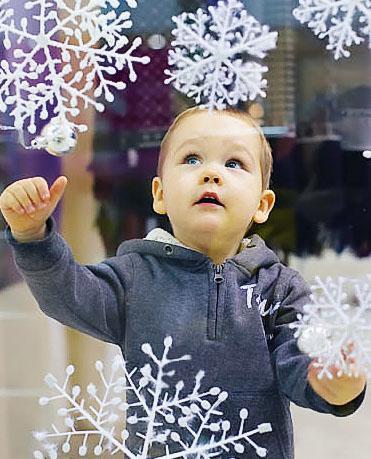 Weihnachtsdeko mit Eiszapfenmedium