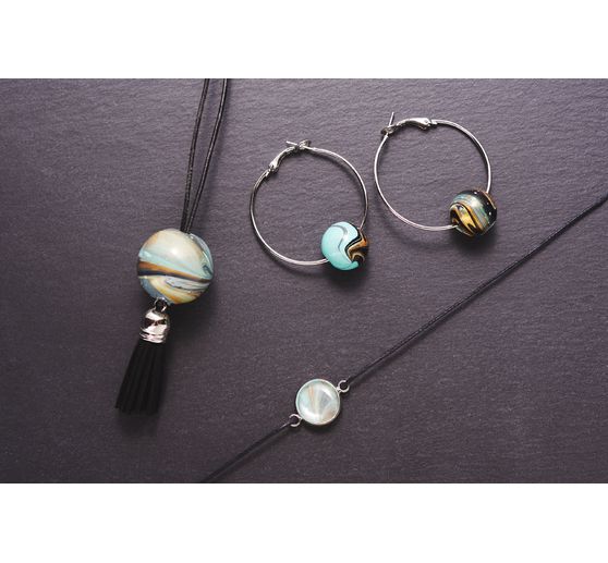 VBS Jewellery Pouring