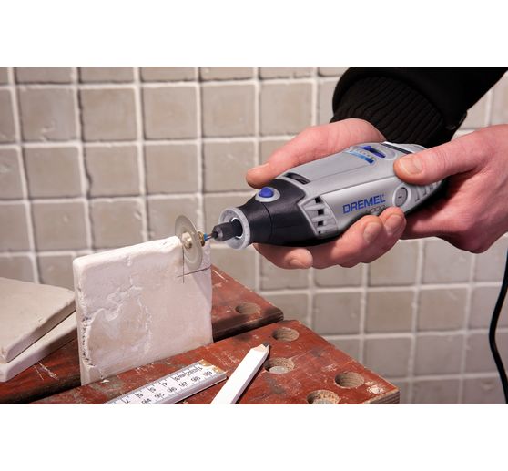 DREMEL 3000, w tym 5-częściowe akcesoria