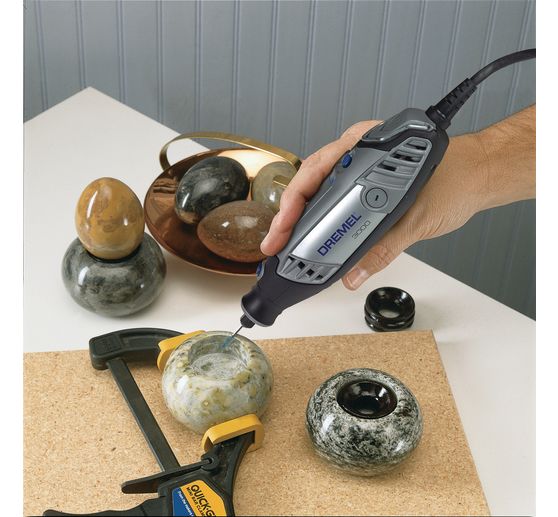 DREMEL 3000, w tym 5-częściowe akcesoria