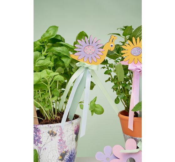 Napkin "Bumblebees and flowers"