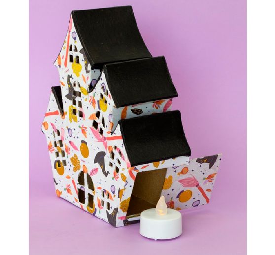 Tekturowy dom otworzy "Szalony zamek"