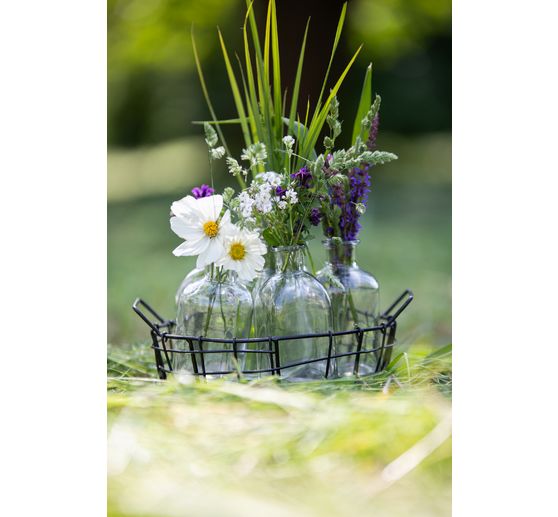 Druciany kosz z 6 szklanymi butelkami