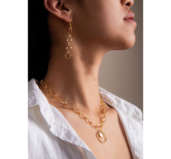 Link chain rings embossed