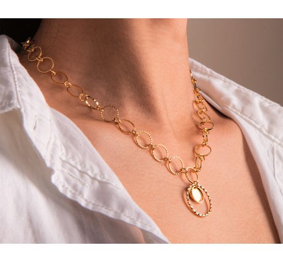 Link chain rings embossed