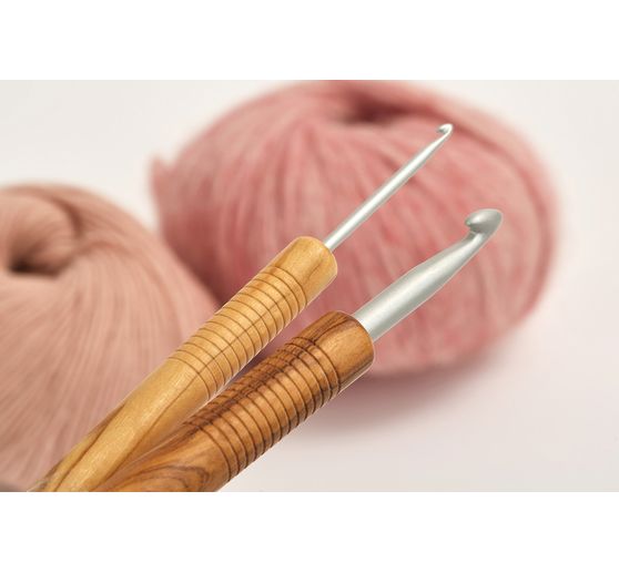 addi Crochet hook with olive wood handle