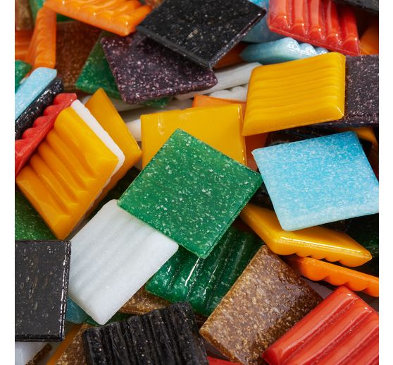 Wielokolorowe" szklane kamyki mozaikowe