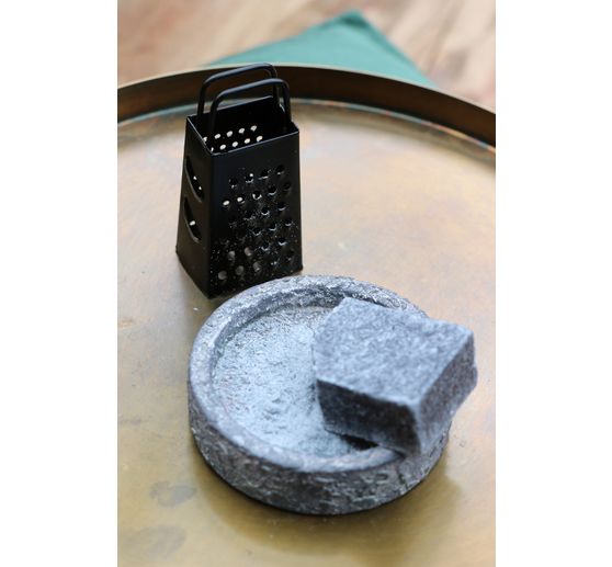 Mini grater for scented wax cubes