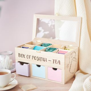 Teebox mit Brandmalerei