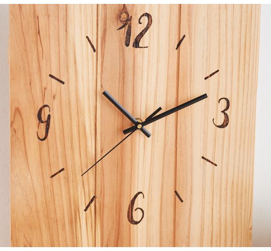 Zegar kwarcowy ze wskaz&oacute;wkami