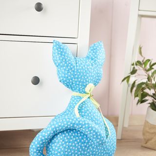 Samodzielnie uszyta poduszka dla kota