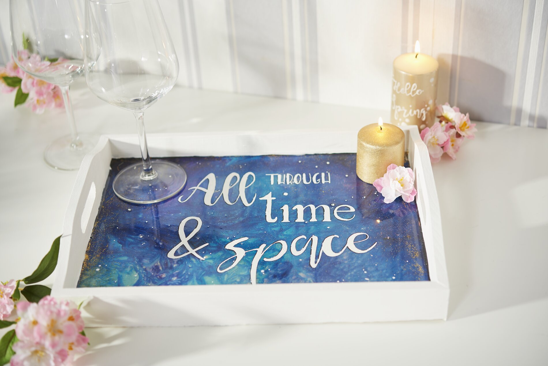 Tablett mit Überzugslack